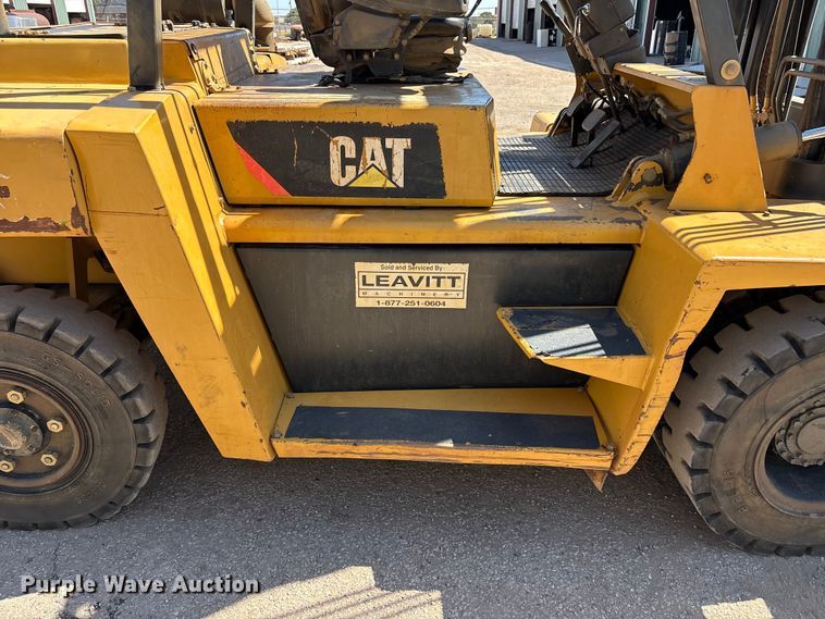 image for item JM9448 Caterpillar DP70E forklift