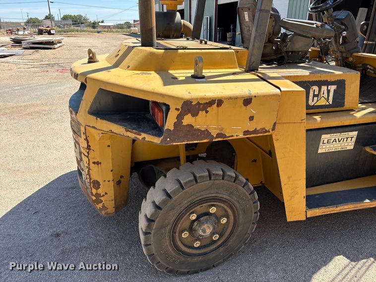 image for item JM9448 Caterpillar DP70E forklift