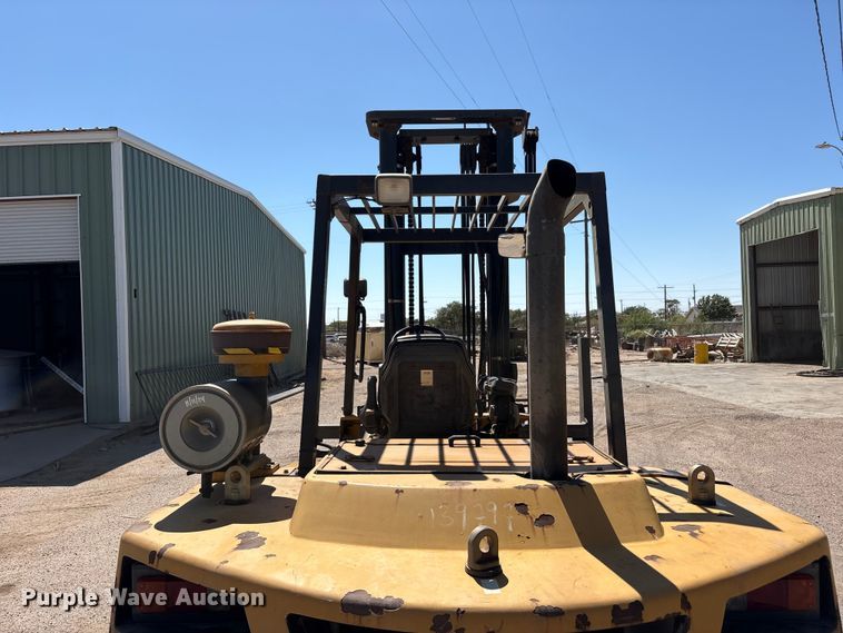 image for item JM9448 Caterpillar DP70E forklift