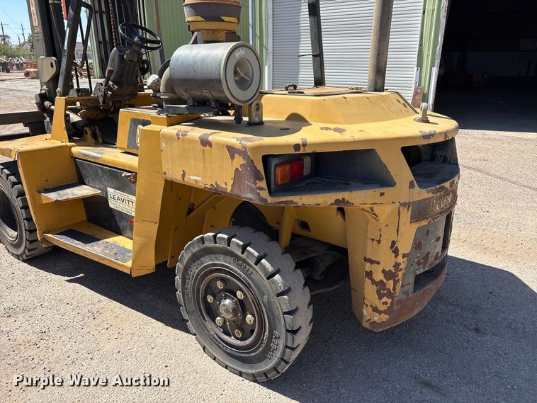 image for item JM9448 Caterpillar DP70E forklift