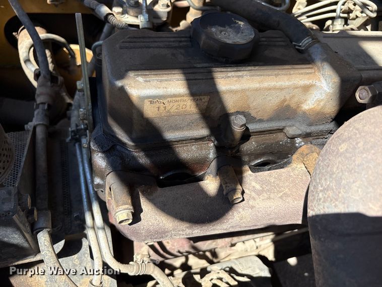 image for item JM9448 Caterpillar DP70E forklift