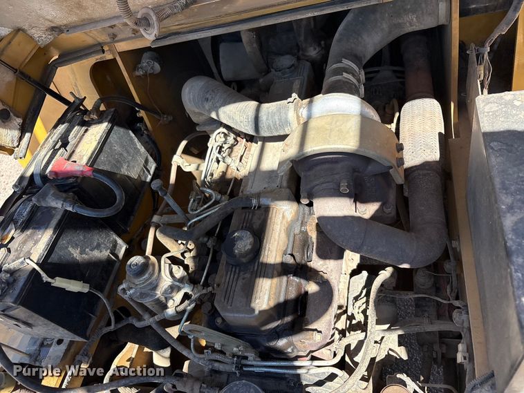 image for item JM9448 Caterpillar DP70E forklift