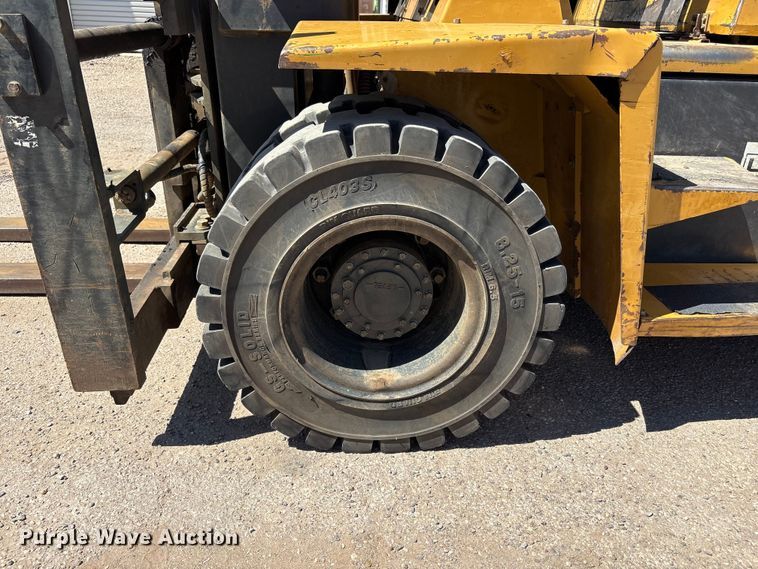 image for item JM9448 Caterpillar DP70E forklift