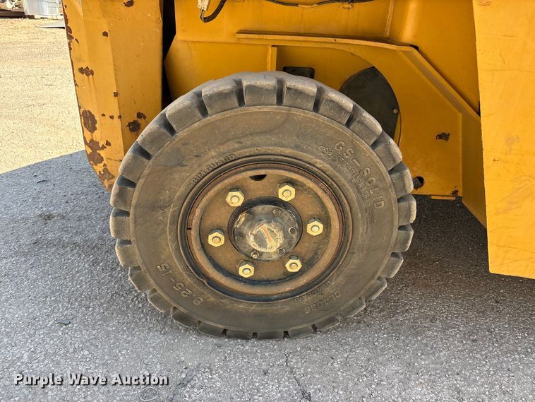 image for item JM9448 Caterpillar DP70E forklift