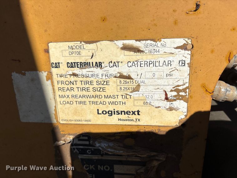 image for item JM9448 Caterpillar DP70E forklift