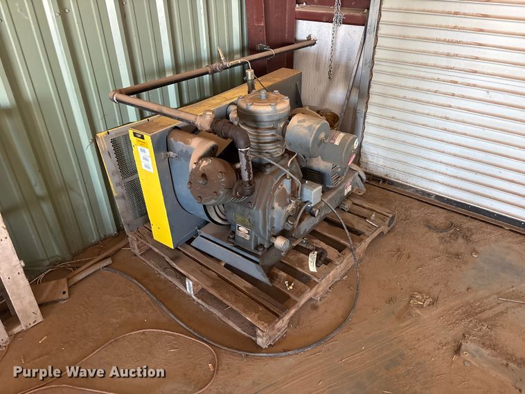 image for item JM9450 Ingersoll Rand 25T2X20 air compressor