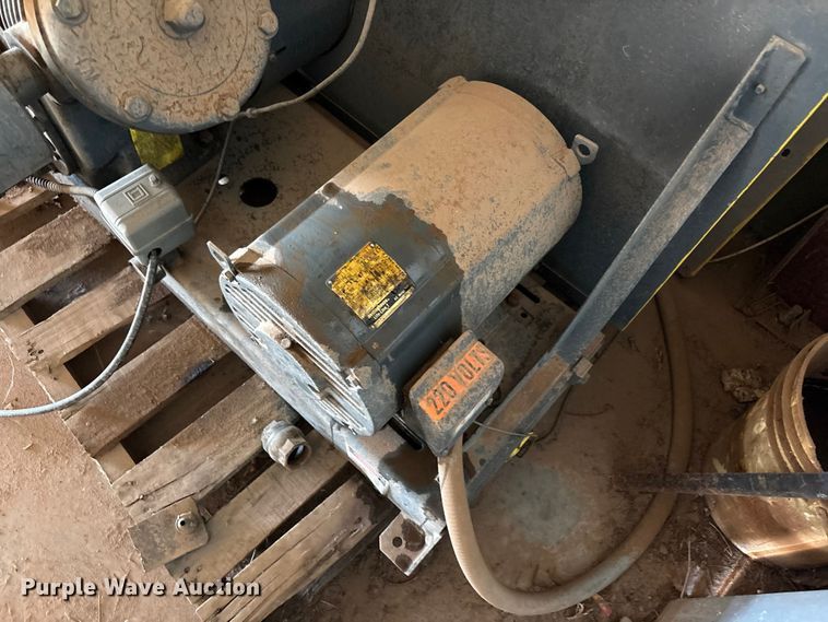 image for item JM9450 Ingersoll Rand 25T2X20 air compressor