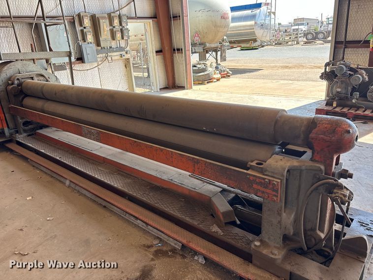 image for item JM9452 Webb manufacturing 7L-1014 metal roller
