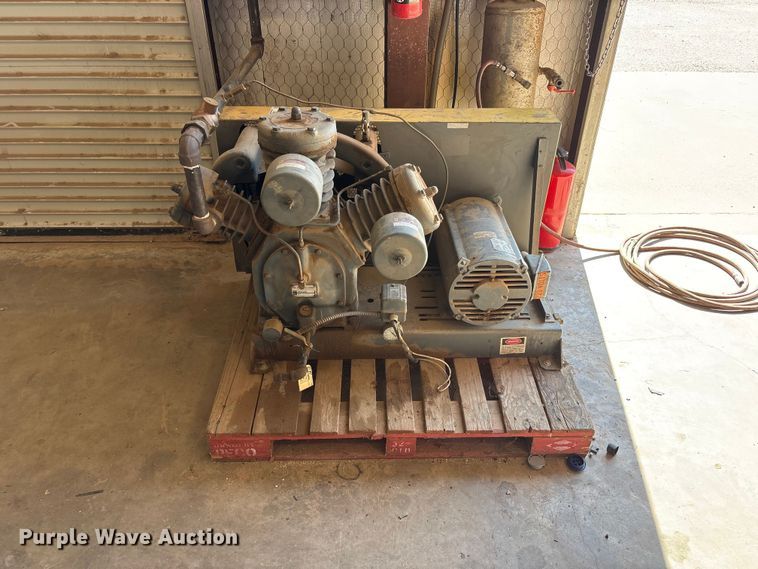 image for item JM9453 Ingersoll Rand 25T2X20 air compressor