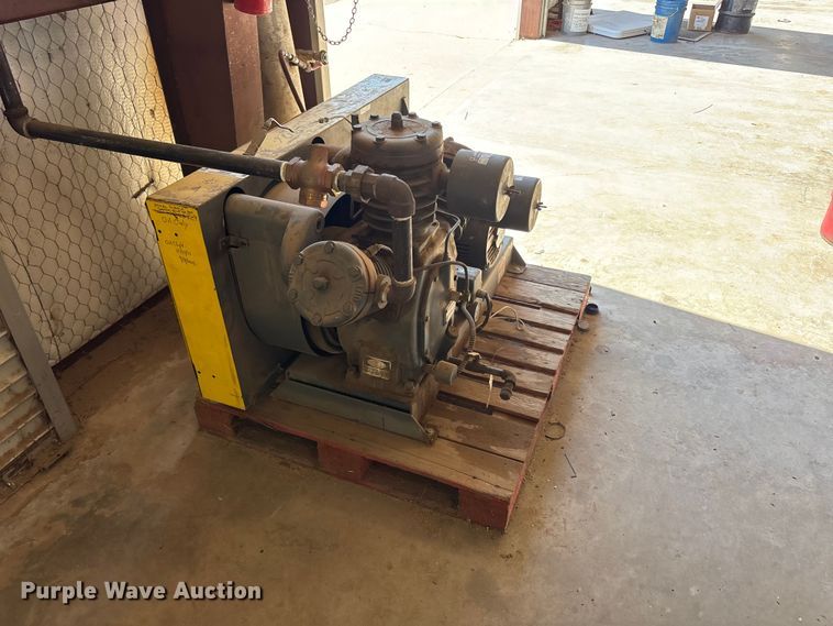 image for item JM9453 Ingersoll Rand 25T2X20 air compressor