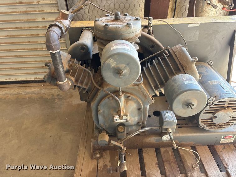 image for item JM9453 Ingersoll Rand 25T2X20 air compressor