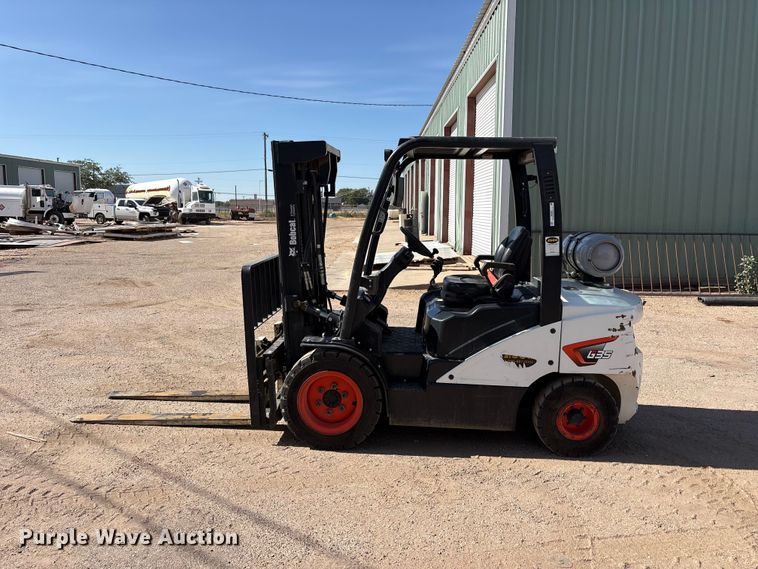image for item JM9463 Bobcat G35NC-7 forklift