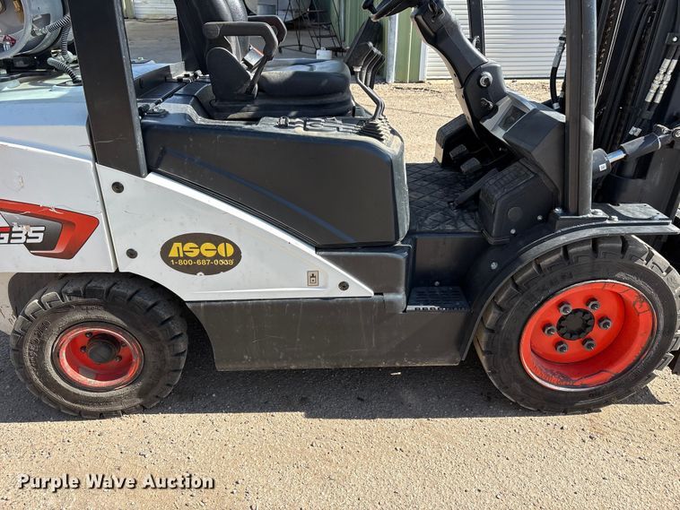 image for item JM9463 Bobcat G35NC-7 forklift