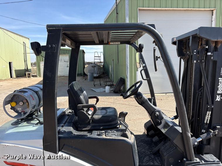 image for item JM9463 Bobcat G35NC-7 forklift