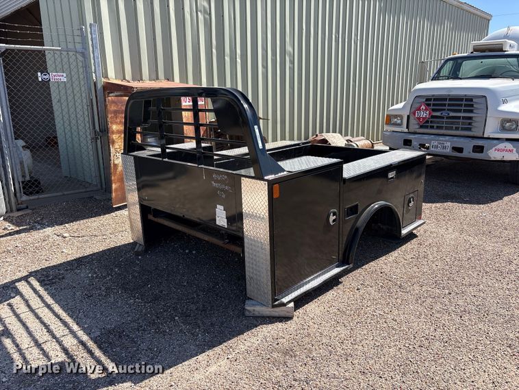 image for item JM9476 CM TMX-02845742 flatbed pickup bed