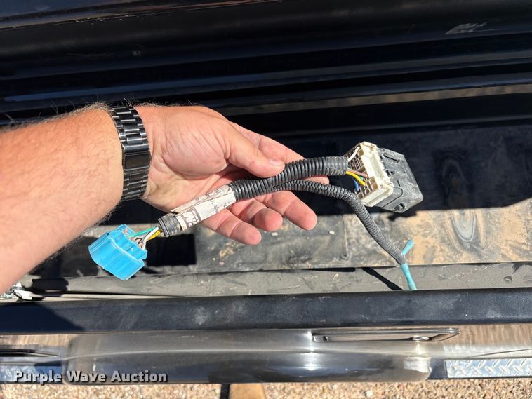 image for item JM9476 CM TMX-02845742 flatbed pickup bed