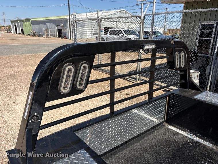 image for item JM9476 CM TMX-02845742 flatbed pickup bed