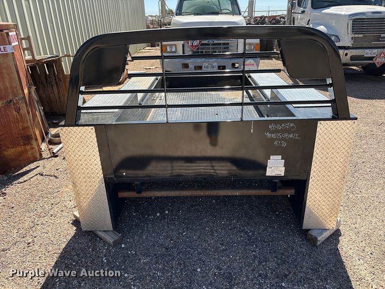 image for item JM9476 CM TMX-02845742 flatbed pickup bed