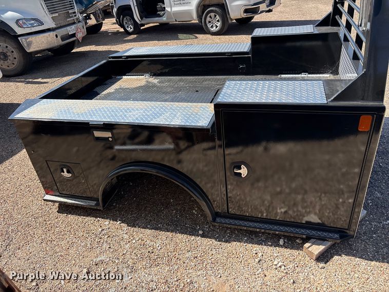image for item JM9476 CM TMX-02845742 flatbed pickup bed