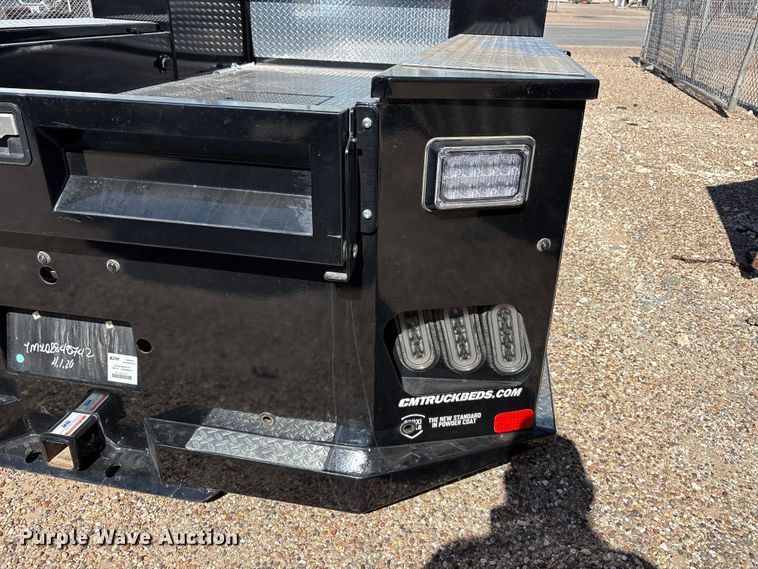image for item JM9476 CM TMX-02845742 flatbed pickup bed