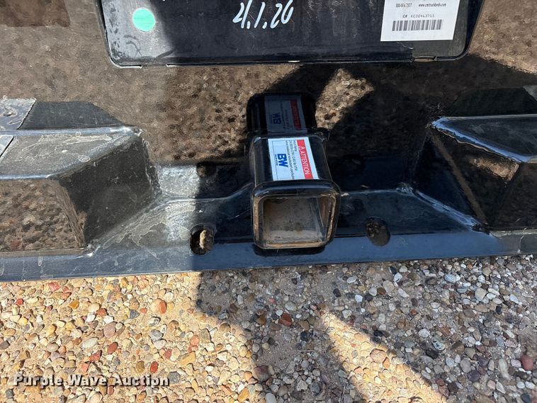 image for item JM9476 CM TMX-02845742 flatbed pickup bed