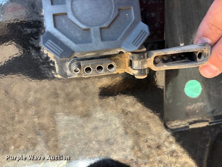 image for item JM9476 CM TMX-02845742 flatbed pickup bed
