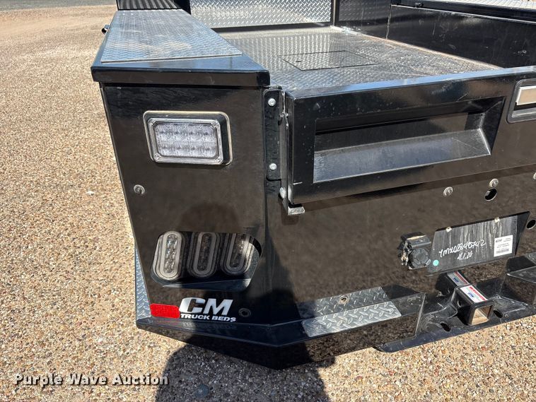 image for item JM9476 CM TMX-02845742 flatbed pickup bed