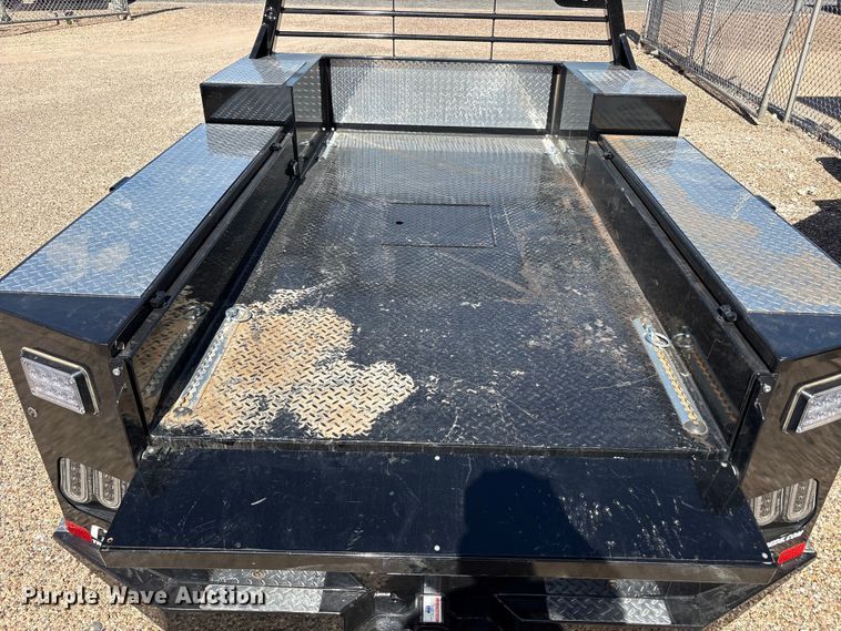 image for item JM9476 CM TMX-02845742 flatbed pickup bed