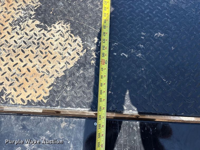 image for item JM9476 CM TMX-02845742 flatbed pickup bed