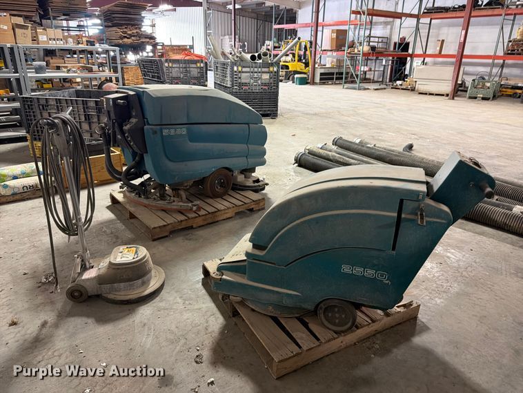 image for item MQ9087 (3) floor scrubbers