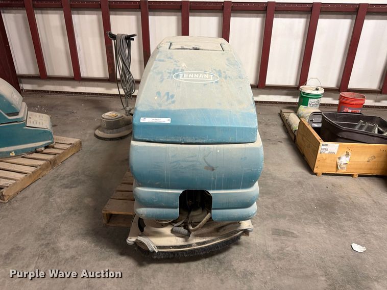 image for item MQ9087 (3) floor scrubbers