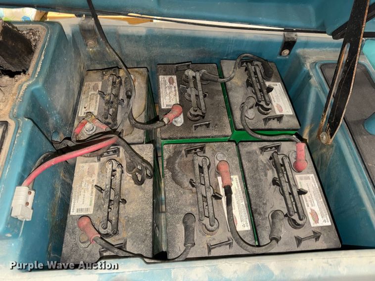 image for item MQ9087 (3) floor scrubbers