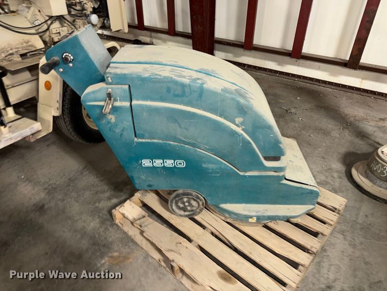 image for item MQ9087 (3) floor scrubbers