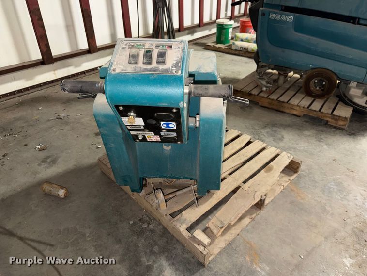 image for item MQ9087 (3) floor scrubbers
