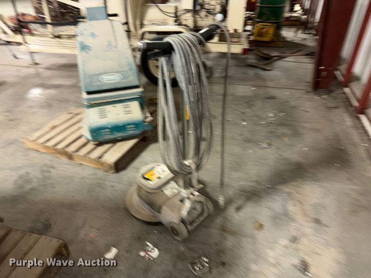image for item MQ9087 (3) floor scrubbers