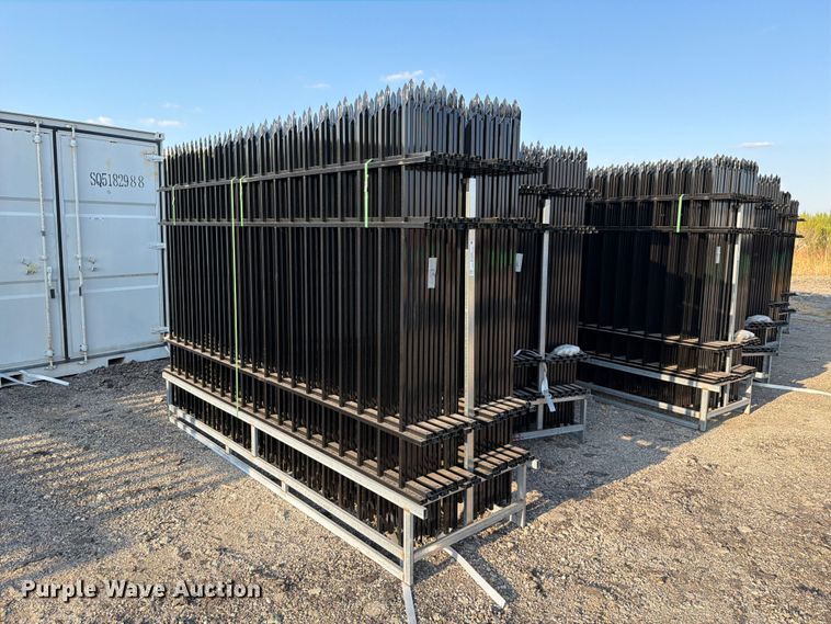 (44) EINGP F10 fence panels