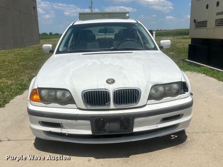 image for item NM9838 2000 BMW 323i 