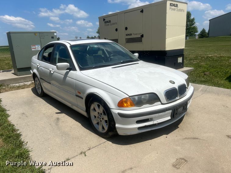 image for item NM9838 2000 BMW 323i 