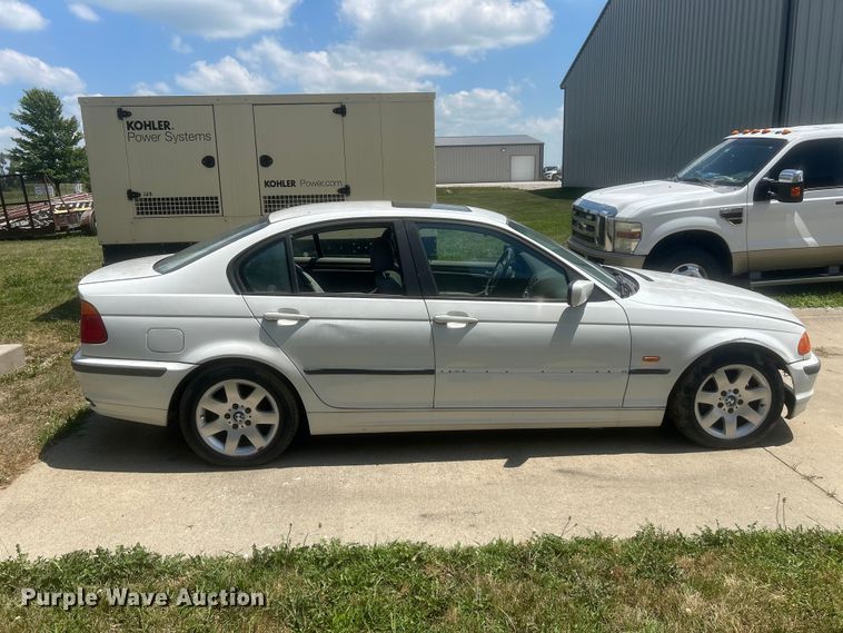 image for item NM9838 2000 BMW 323i 