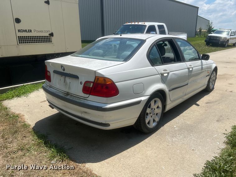image for item NM9838 2000 BMW 323i 