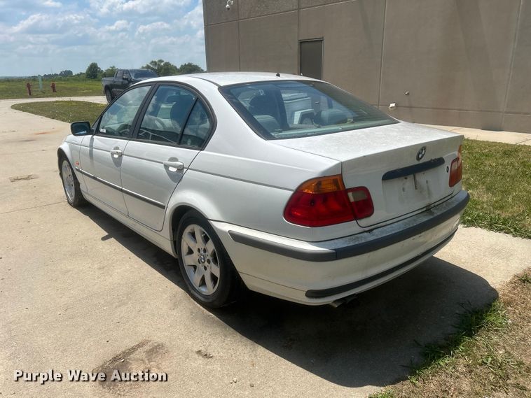 image for item NM9838 2000 BMW 323i 
