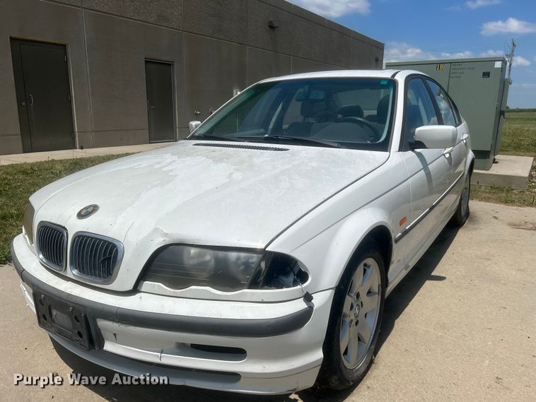 image for item NM9838 2000 BMW 323i 