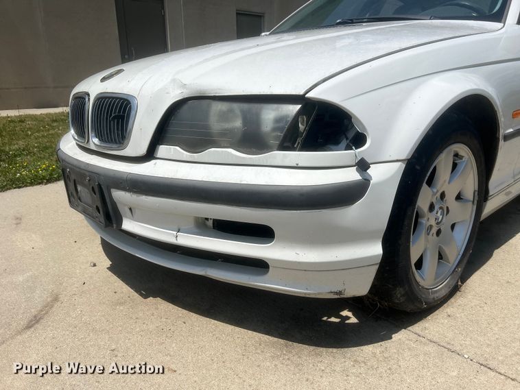 image for item NM9838 2000 BMW 323i 