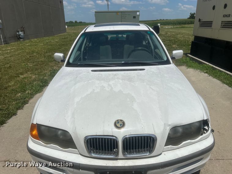 image for item NM9838 2000 BMW 323i 