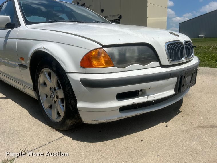 image for item NM9838 2000 BMW 323i 
