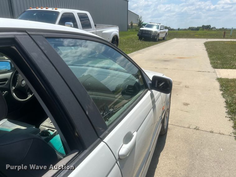 image for item NM9838 2000 BMW 323i 
