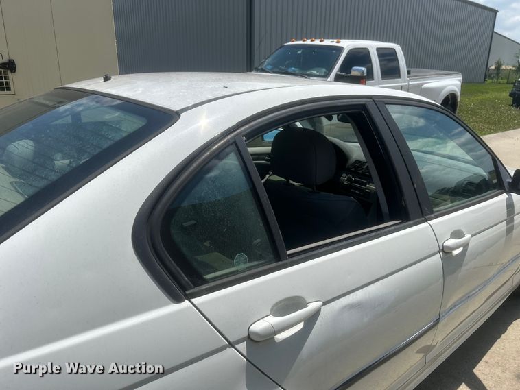 image for item NM9838 2000 BMW 323i 