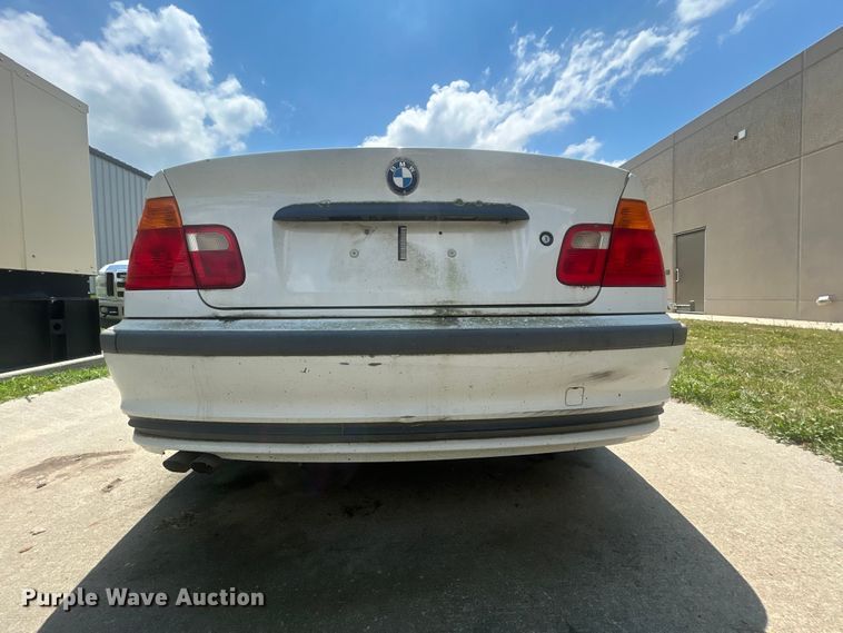 image for item NM9838 2000 BMW 323i 