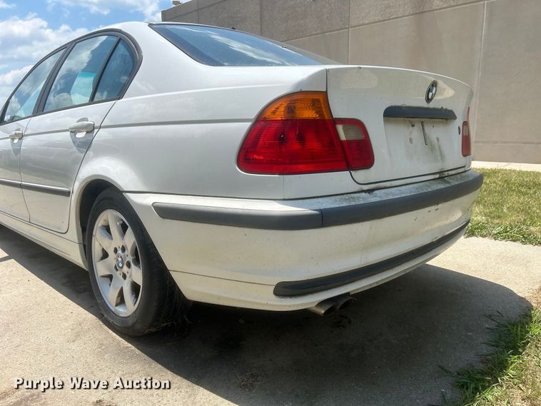 image for item NM9838 2000 BMW 323i 