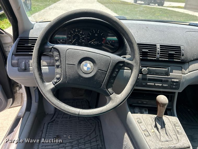 image for item NM9838 2000 BMW 323i 